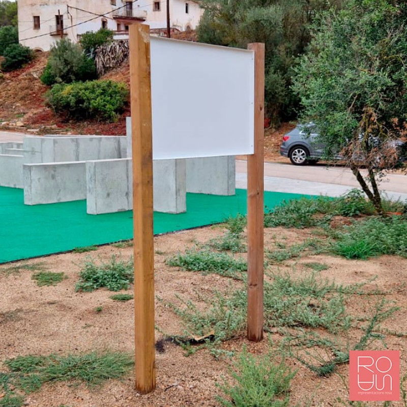 Cartellera de Fusta per a Circuits Exteriors: Parkour, Biosaludable i Caní